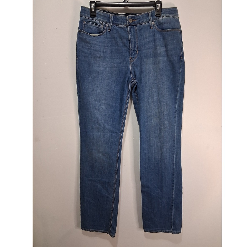 Levi's 525 Women's Mid Rise Straight Leg Jeans Classic Denim Comfort